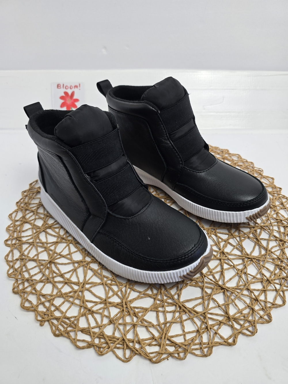 SOREL Black Leather Out N About Plus Mid Waterproof Sneaker Boots Size 7